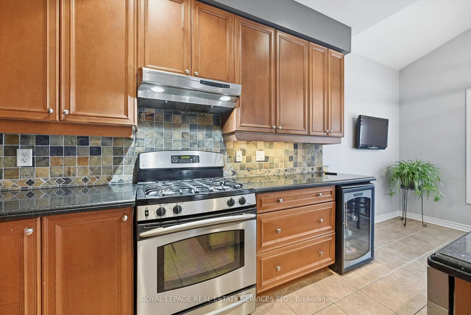 Photo 16 of 2170 Brookhaven Crescent, Oakville, Westmount — HOMEH