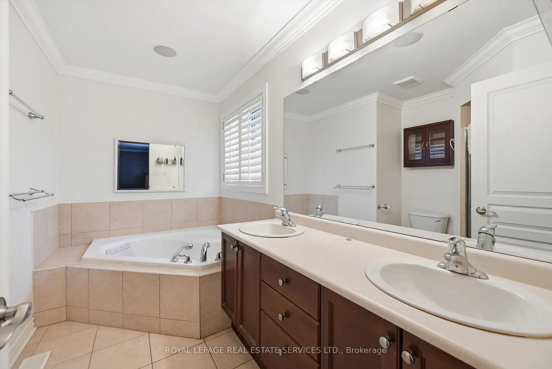 Photo 25 of 2170 Brookhaven Crescent, Oakville, Westmount — HOMEH