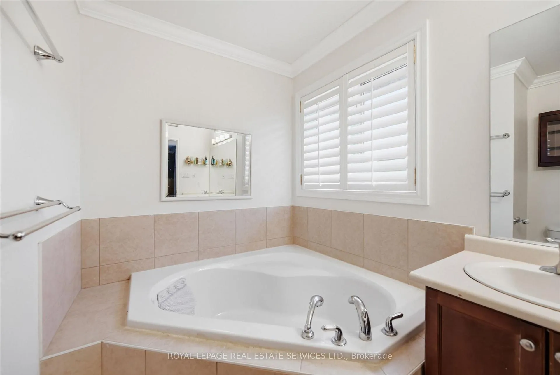 Photo 26 of 2170 Brookhaven Crescent, Oakville, Westmount — HOMEH