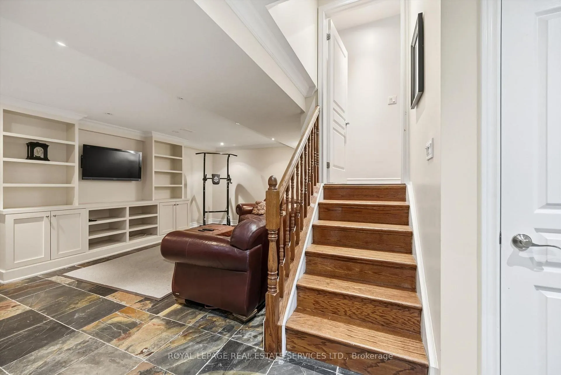 Photo 36 of 2170 Brookhaven Crescent, Oakville, Westmount — HOMEH