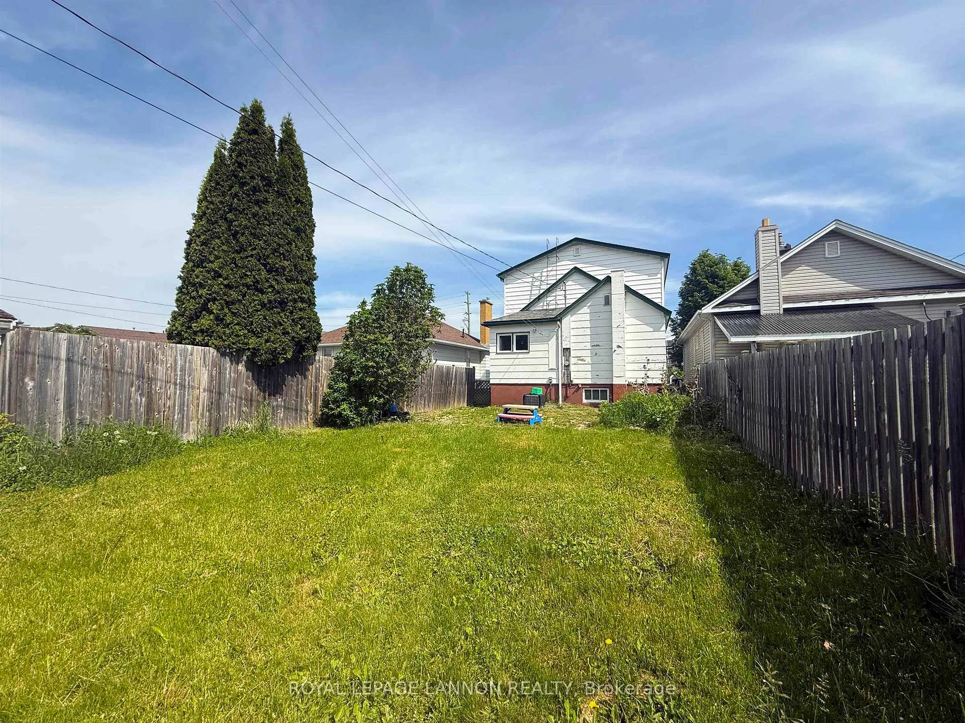 Photo 37 of 318 Empire Avenue, Thunder Bay, Westfort — HOMEH