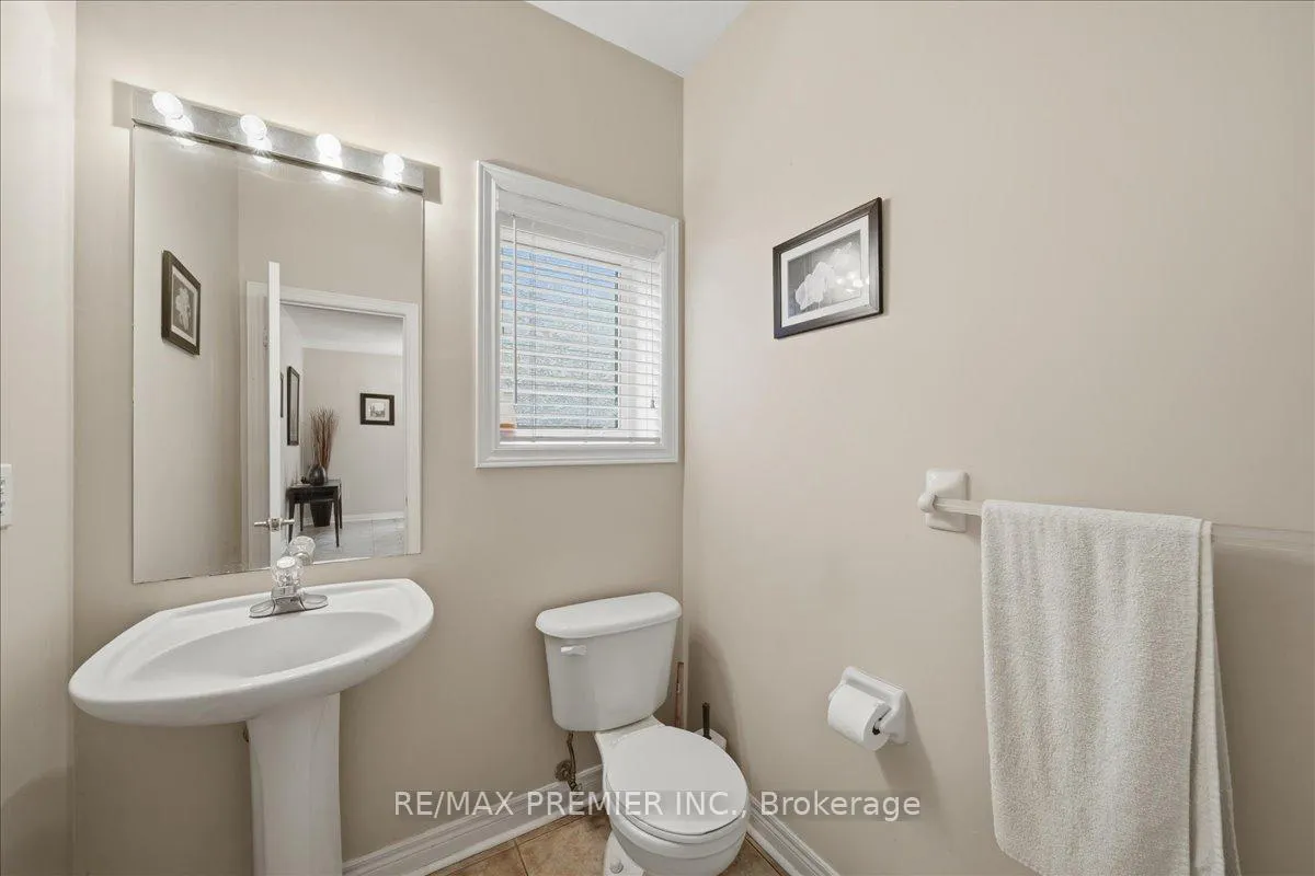 Photo 8 of 5 Laura Sabrina Drive, Vaughan, Sonoma Heights — HOMEH