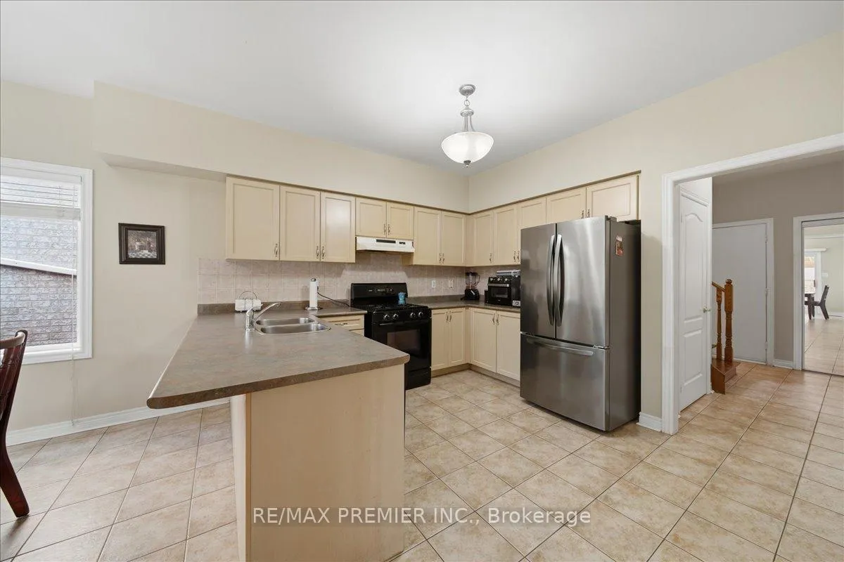 Photo 12 of 5 Laura Sabrina Drive, Vaughan, Sonoma Heights — HOMEH