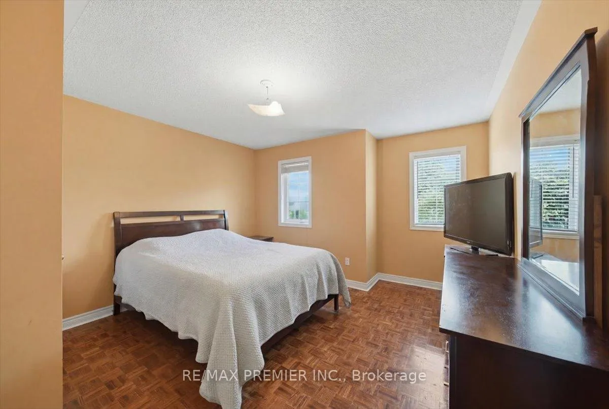 Photo 18 of 5 Laura Sabrina Drive, Vaughan, Sonoma Heights — HOMEH