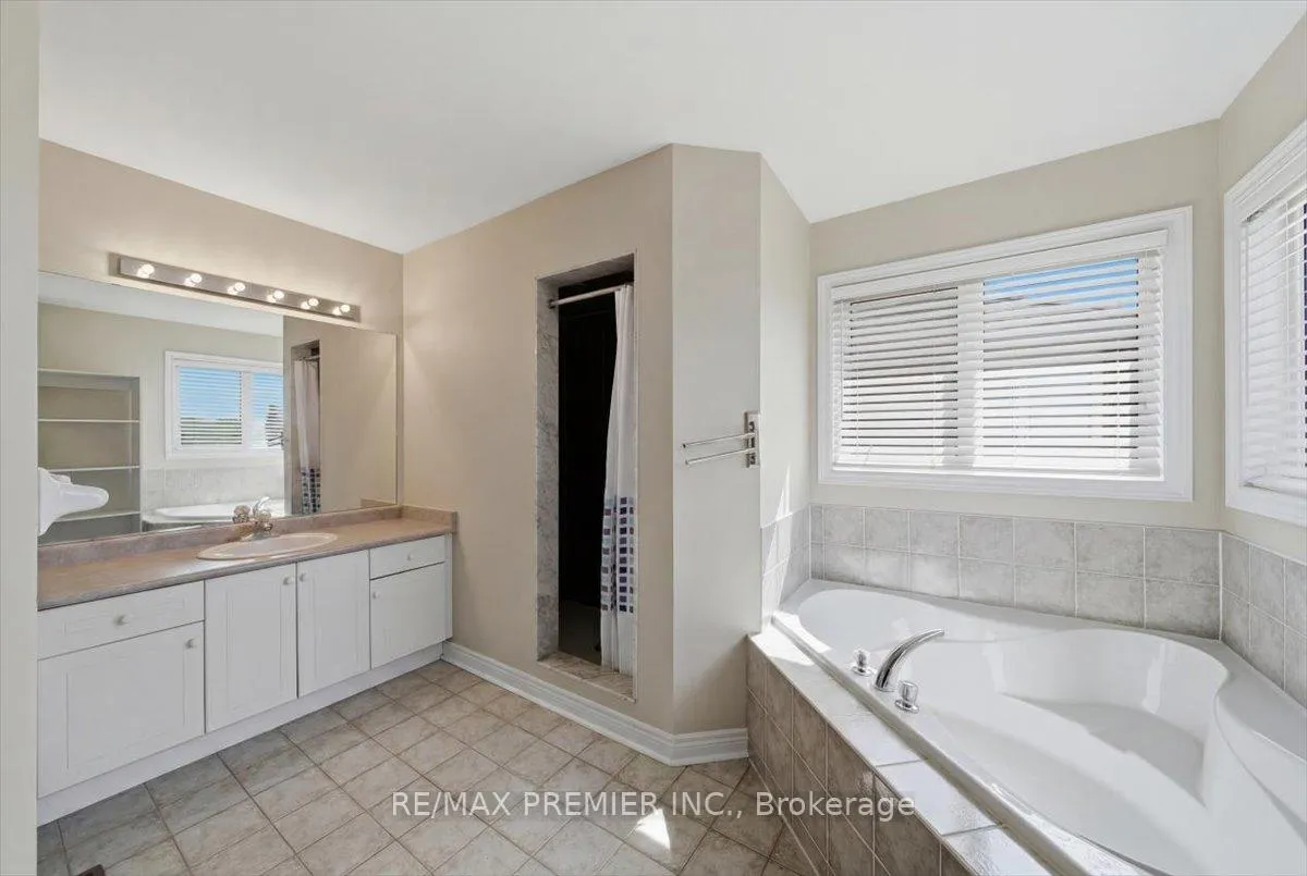 Photo 23 of 5 Laura Sabrina Drive, Vaughan, Sonoma Heights — HOMEH