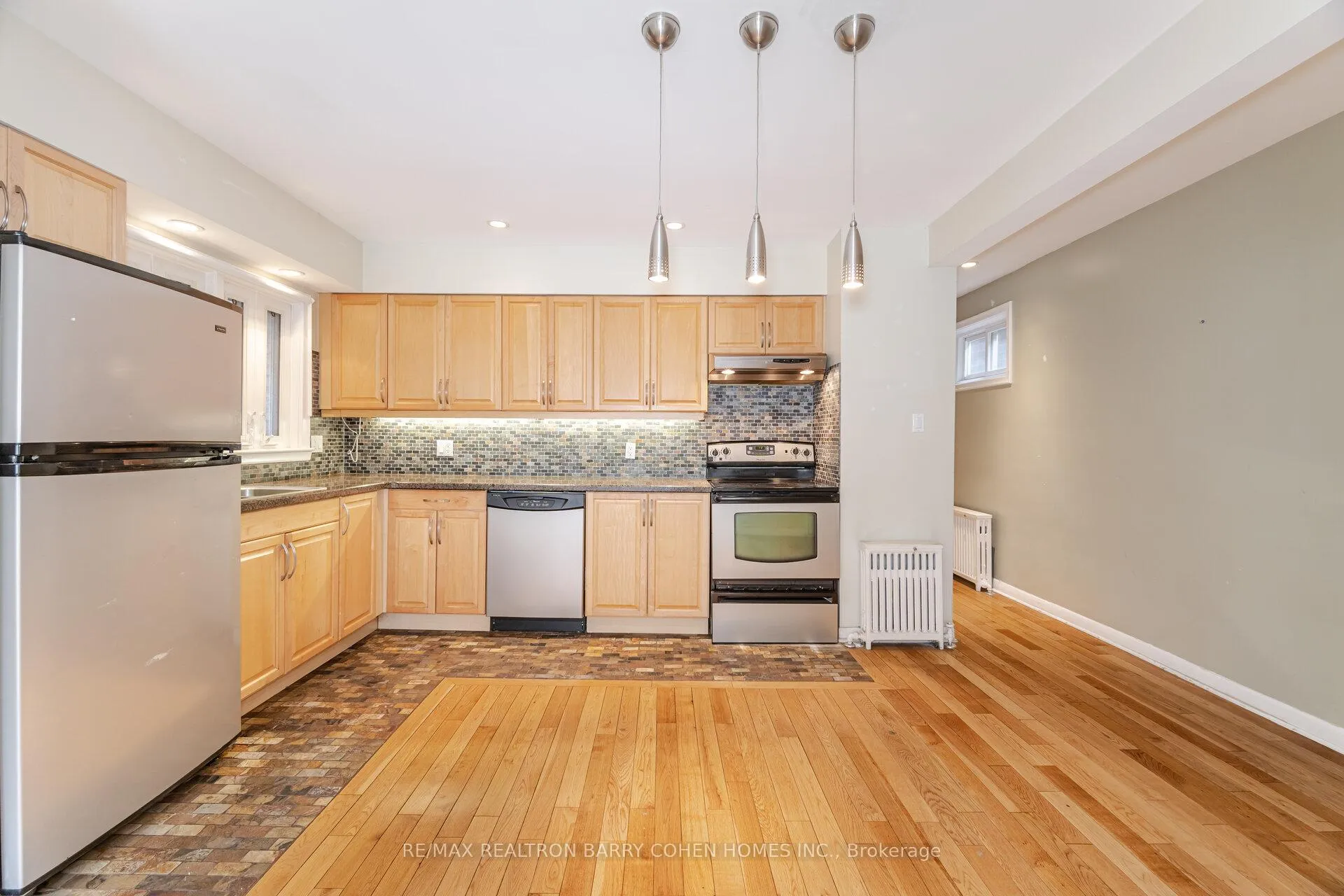 Photo 10 of Unit 2 Main, 475 Winona Drive, Toronto, Humewood-Cedarvale — HOMEH