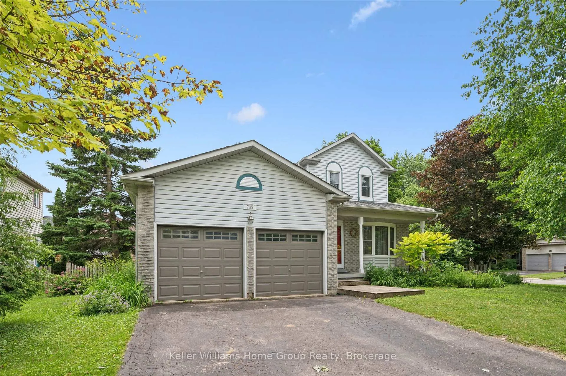 Photo 3 of 735 Campbell Avenue, Centre Wellington, Fergus — HOMEH