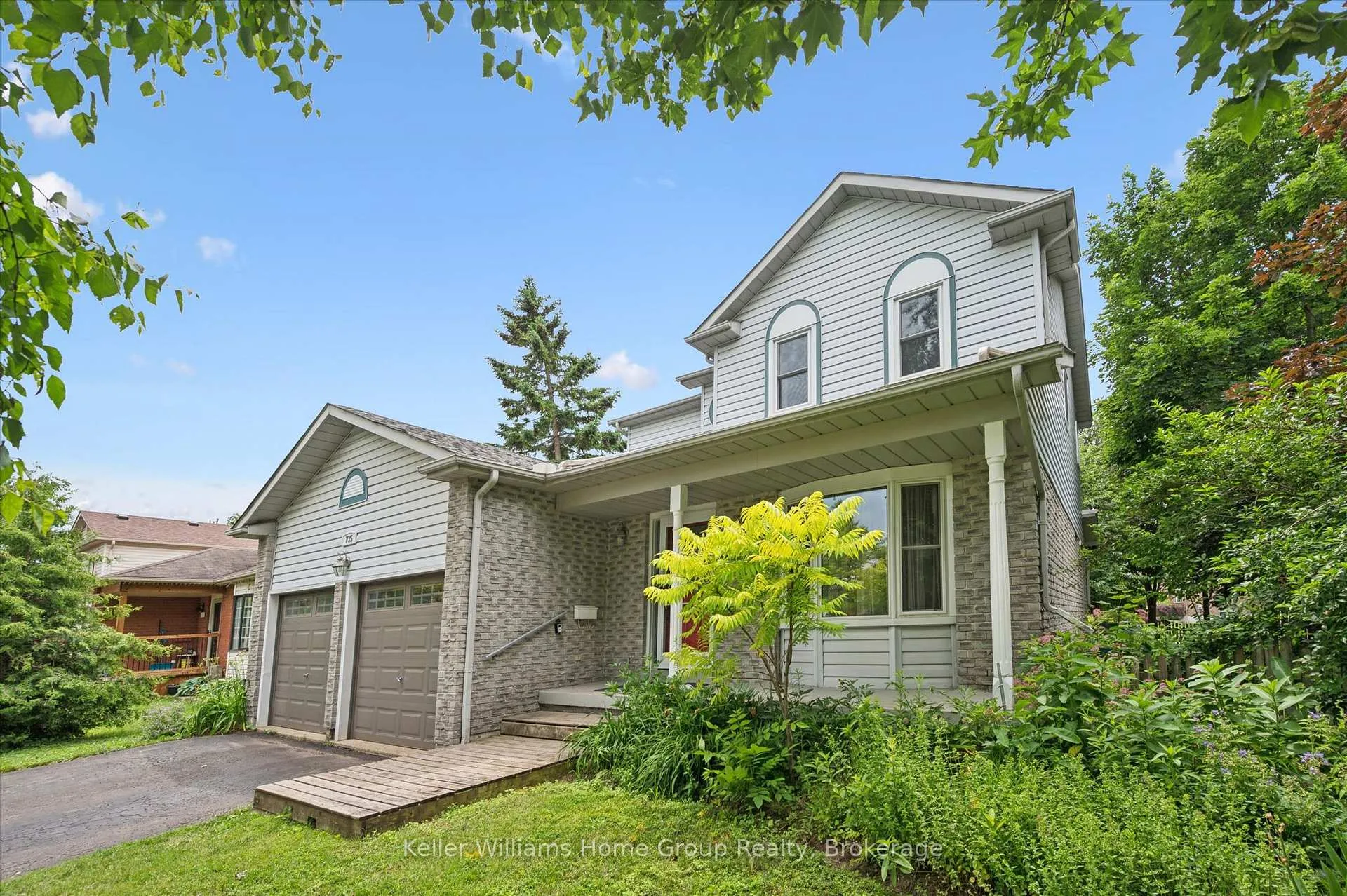 Photo 4 of 735 Campbell Avenue, Centre Wellington, Fergus — HOMEH