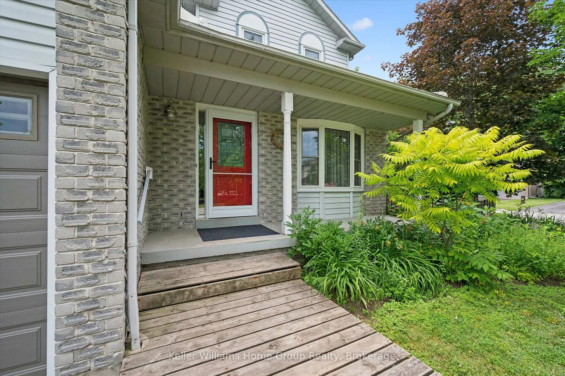 Photo 5 of 735 Campbell Avenue, Centre Wellington, Fergus — HOMEH