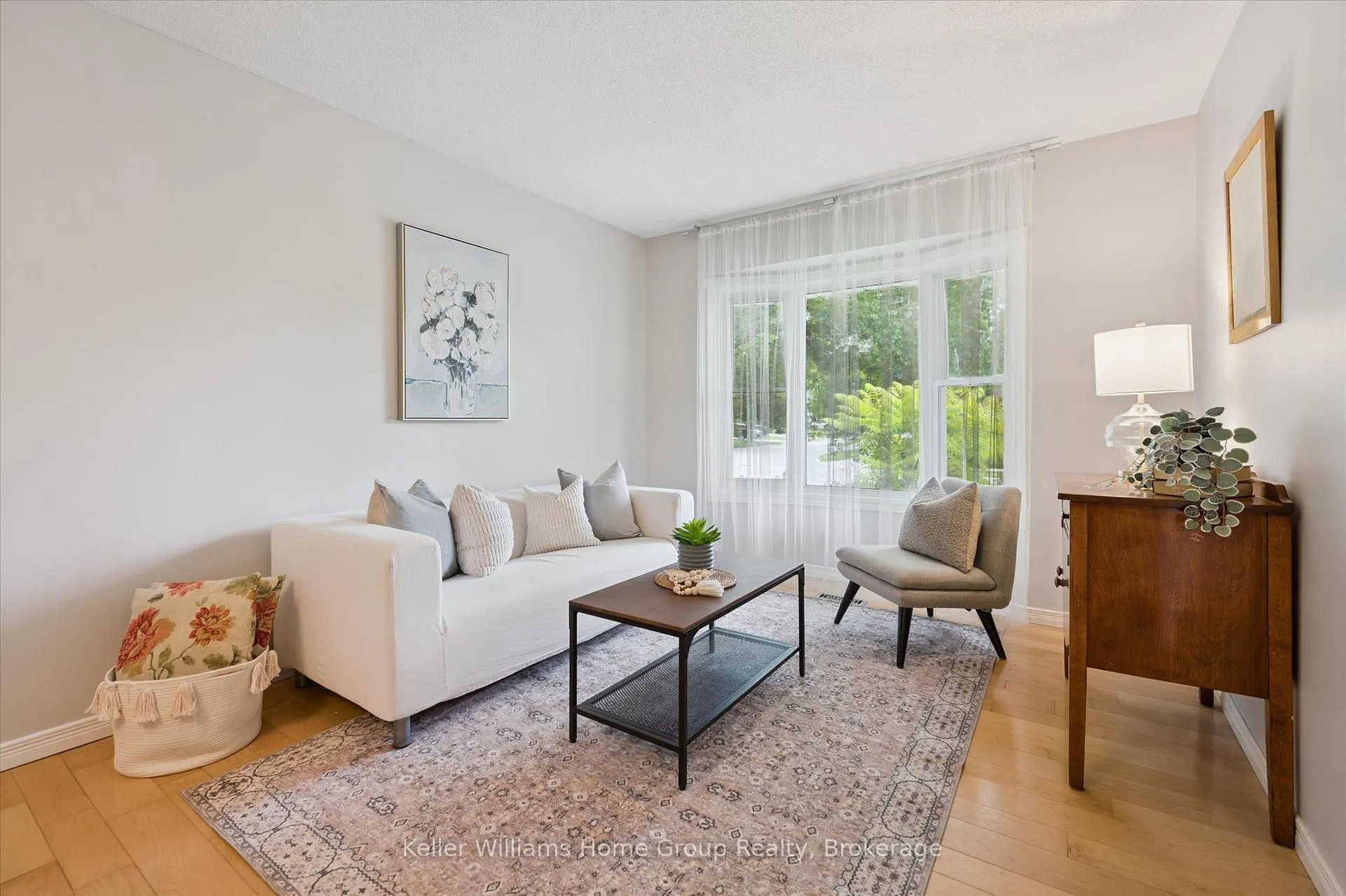 Photo 8 of 735 Campbell Avenue, Centre Wellington, Fergus — HOMEH