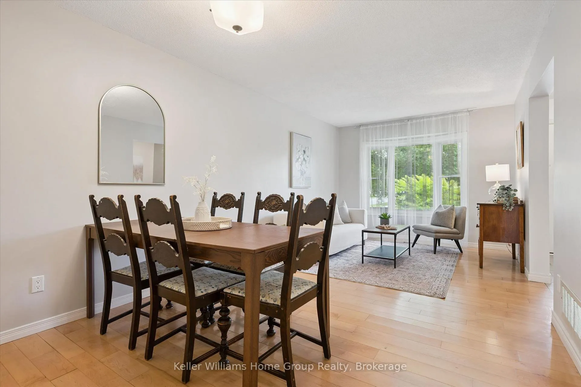 Photo 10 of 735 Campbell Avenue, Centre Wellington, Fergus — HOMEH