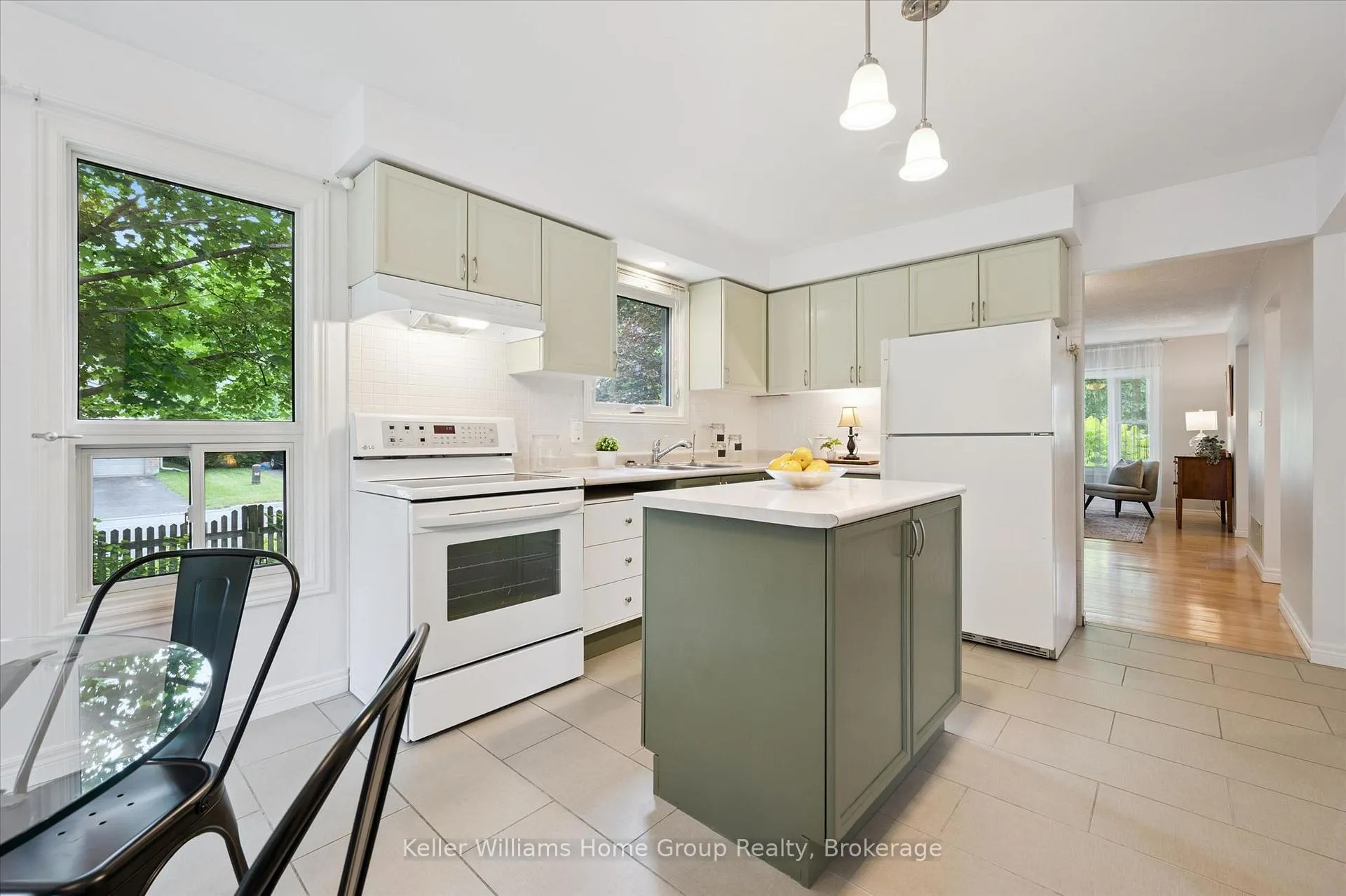 Photo 12 of 735 Campbell Avenue, Centre Wellington, Fergus — HOMEH