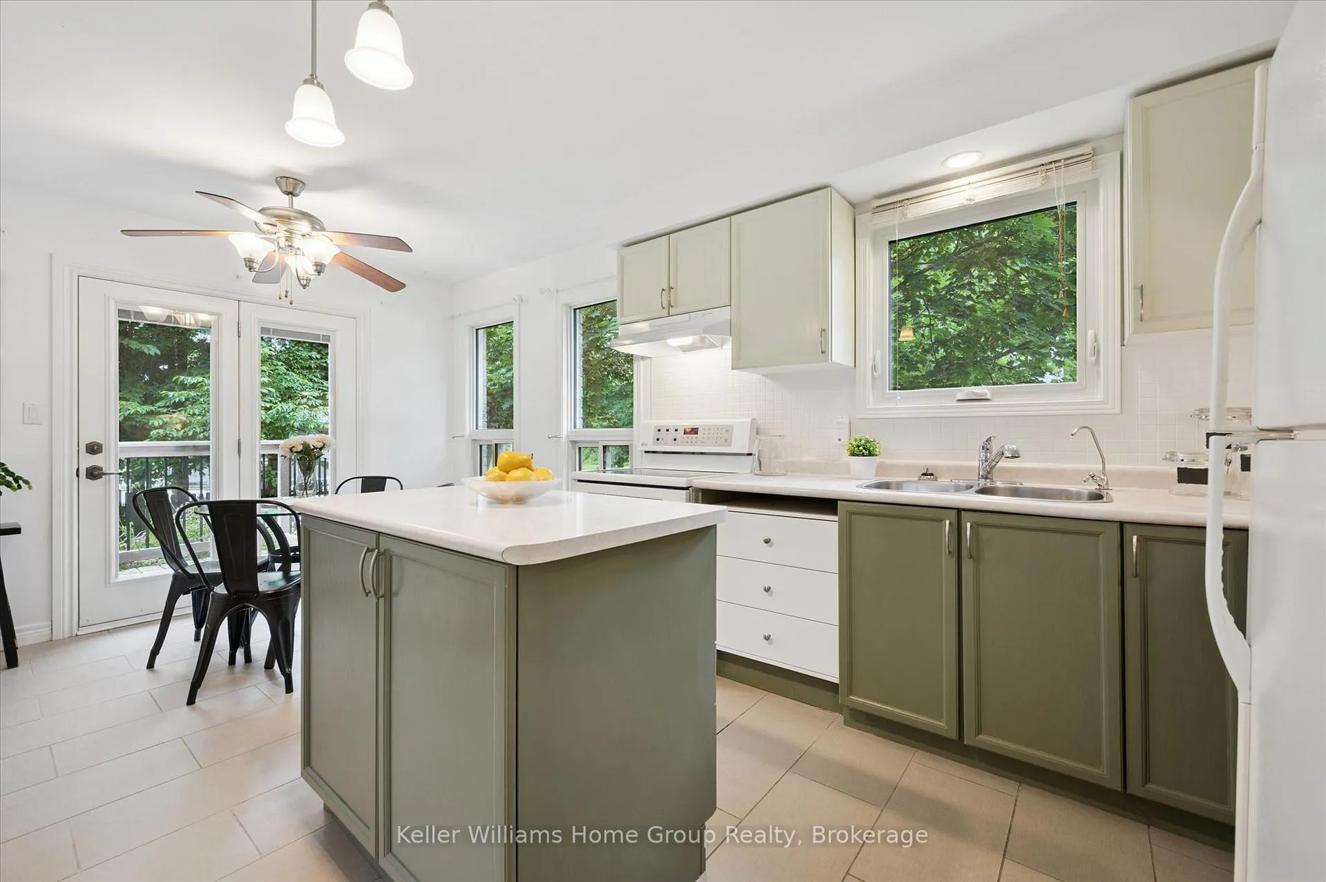 Photo 13 of 735 Campbell Avenue, Centre Wellington, Fergus — HOMEH