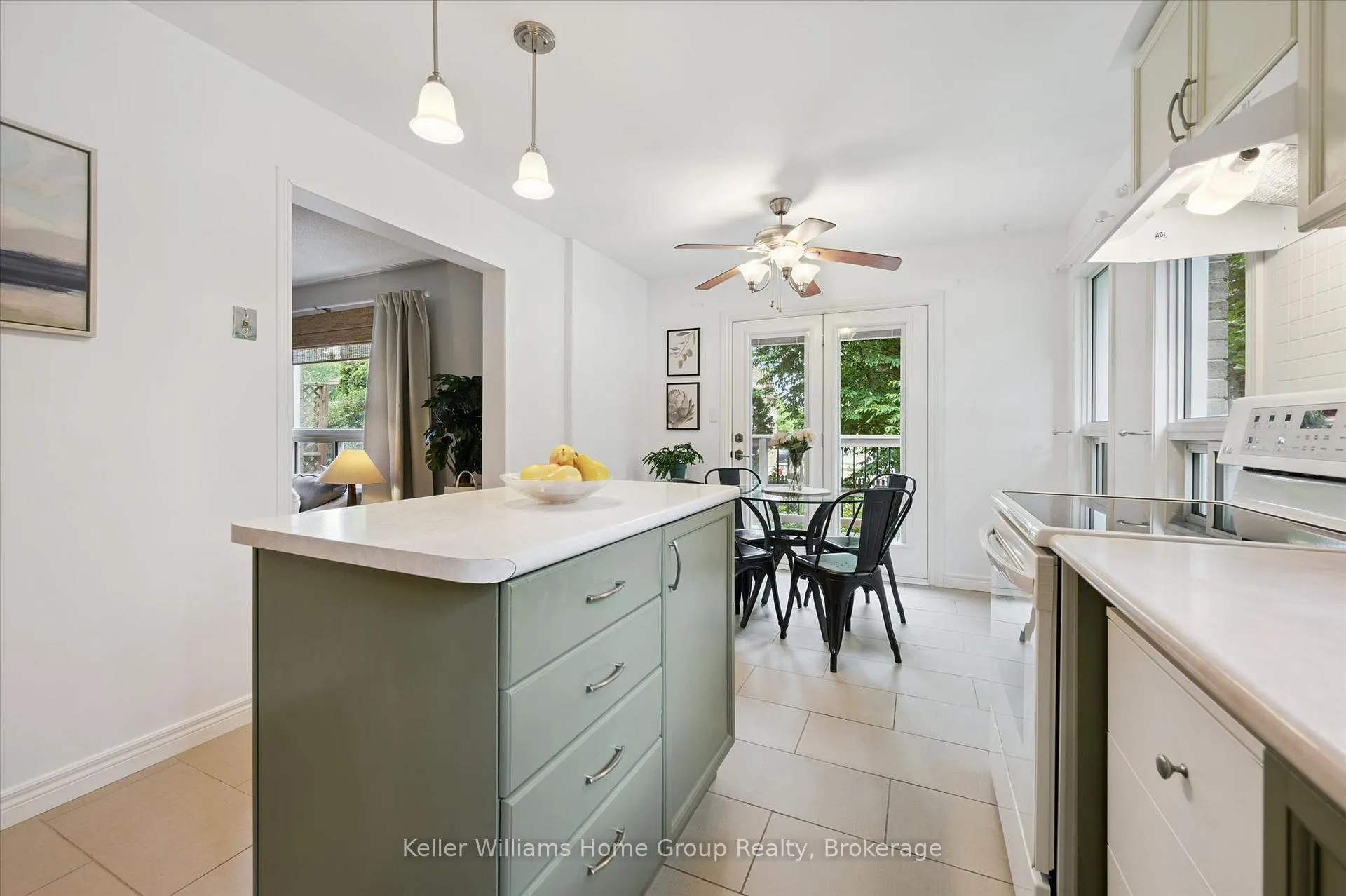 Photo 15 of 735 Campbell Avenue, Centre Wellington, Fergus — HOMEH