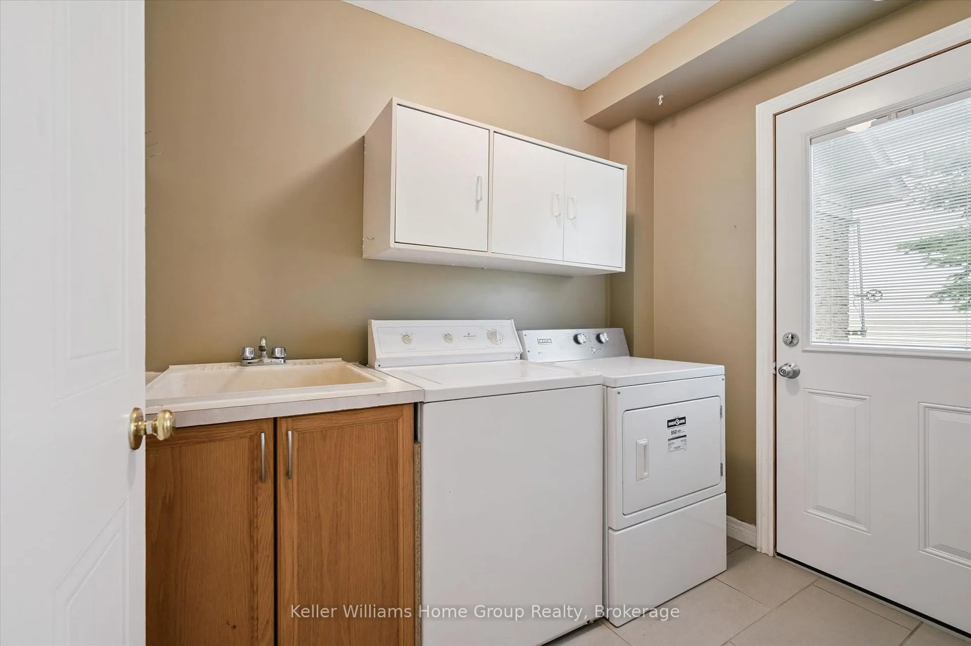 Photo 24 of 735 Campbell Avenue, Centre Wellington, Fergus — HOMEH