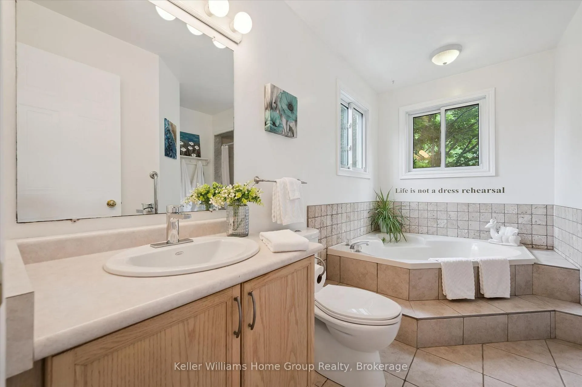 Photo 32 of 735 Campbell Avenue, Centre Wellington, Fergus — HOMEH