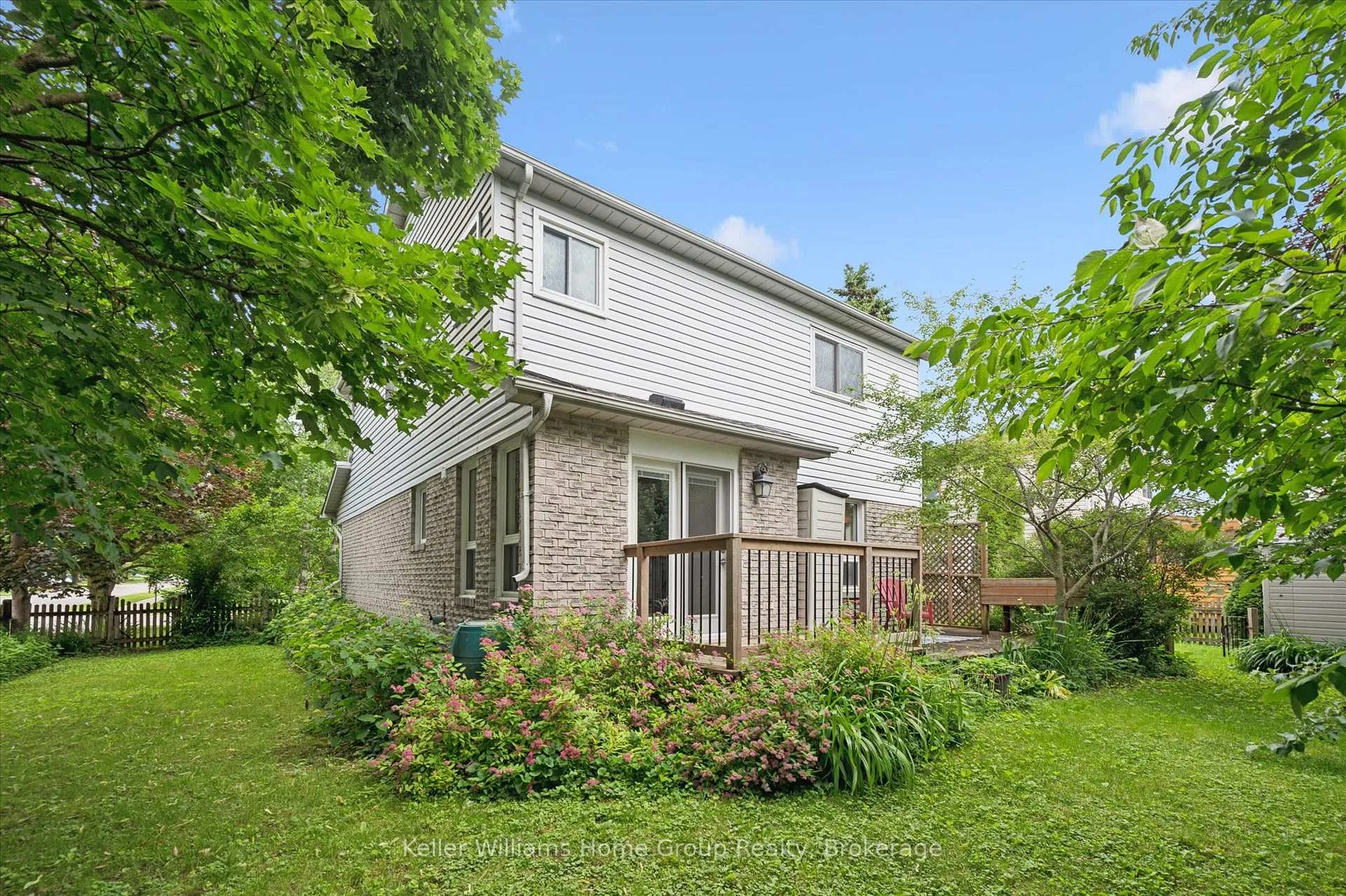 Photo 36 of 735 Campbell Avenue, Centre Wellington, Fergus — HOMEH