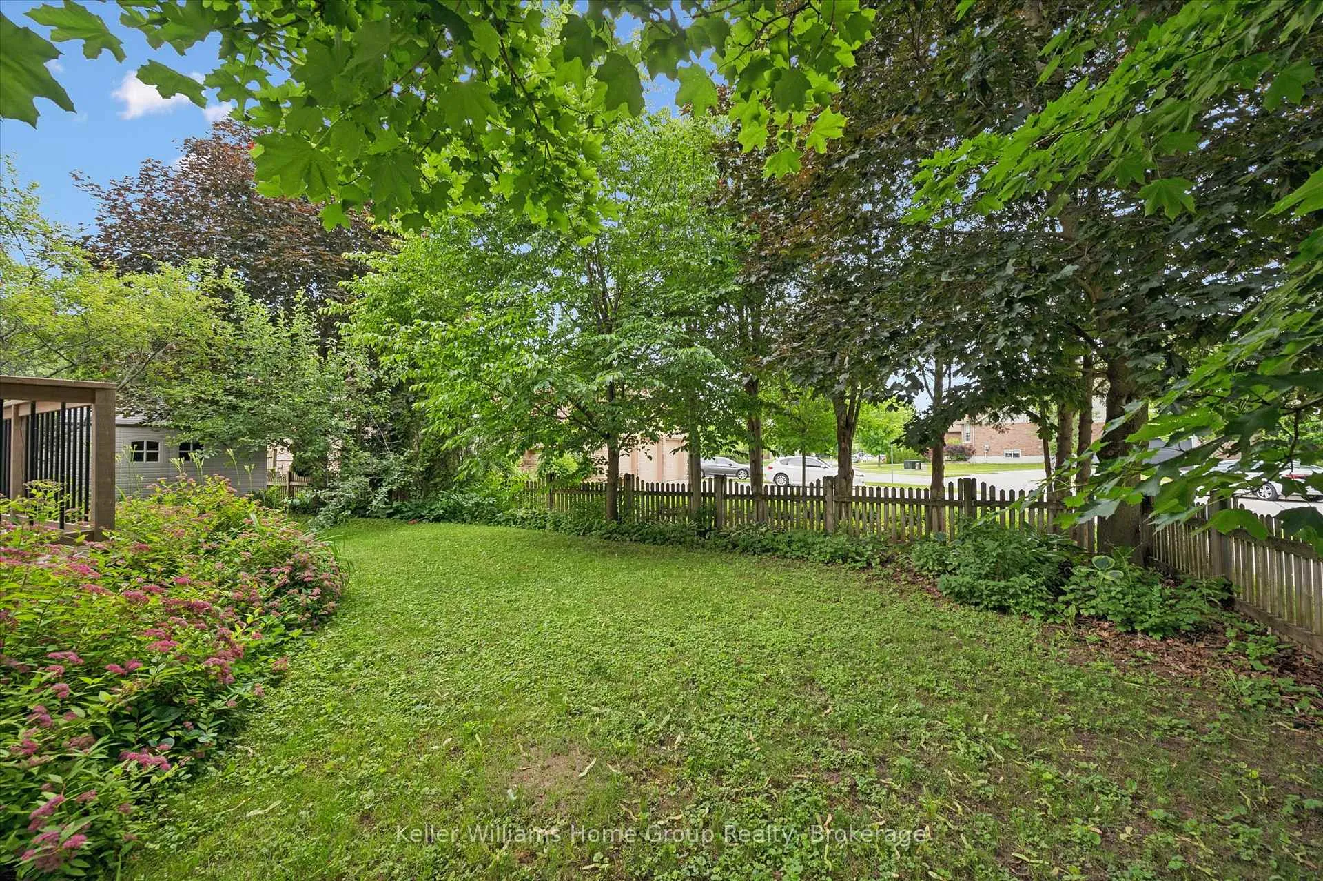 Photo 37 of 735 Campbell Avenue, Centre Wellington, Fergus — HOMEH