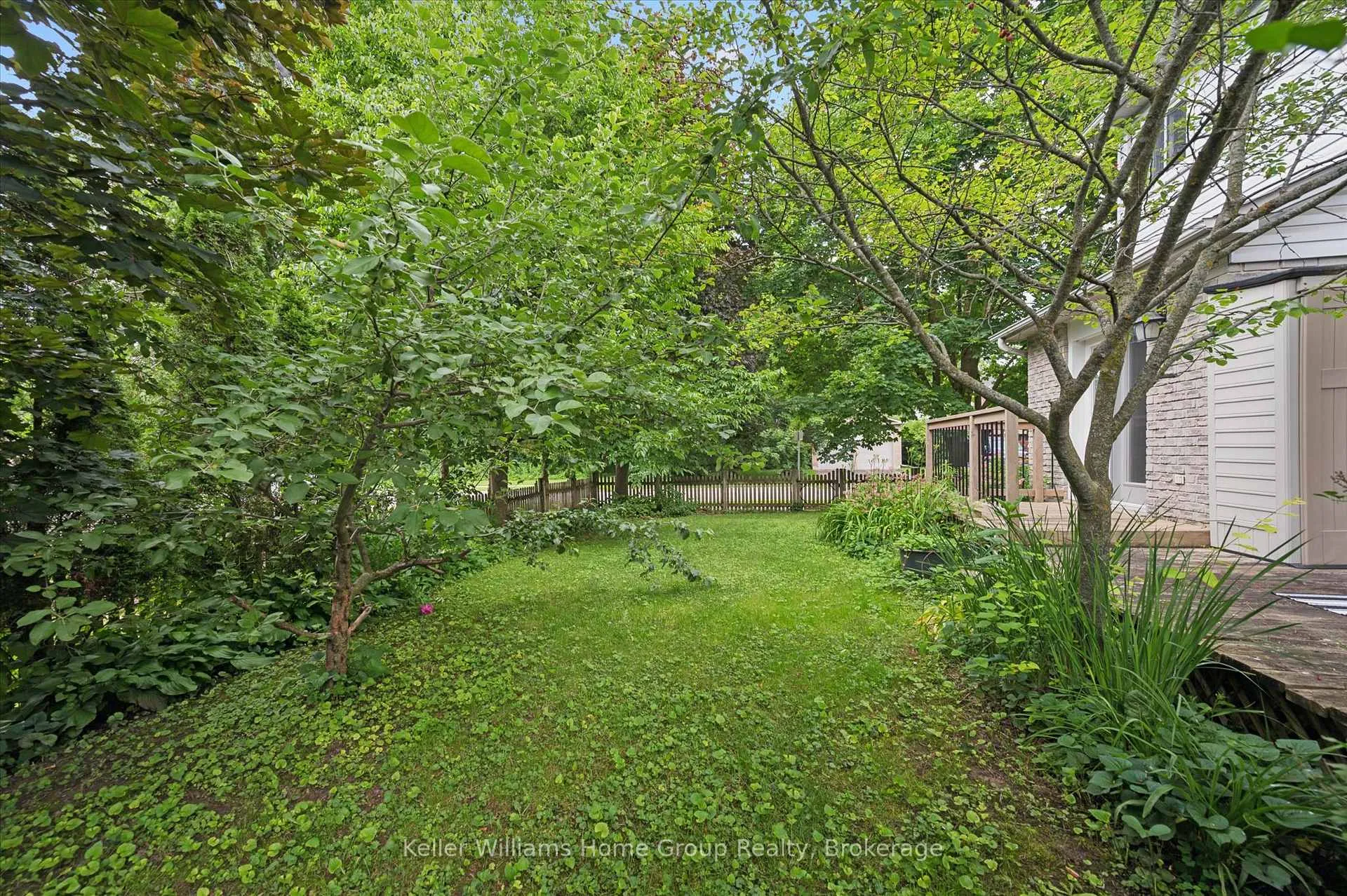 Photo 41 of 735 Campbell Avenue, Centre Wellington, Fergus — HOMEH
