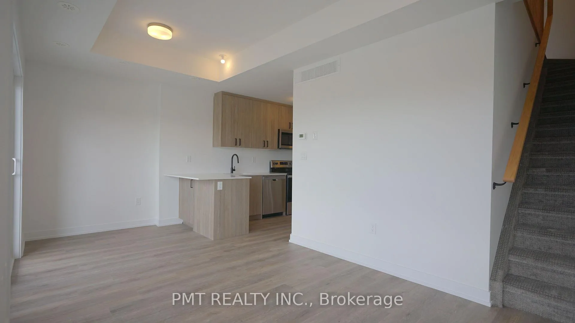 Photo 5 of Unit R27, 25 Palace Street, Kitchener, Laurentian Hills — HOMEH