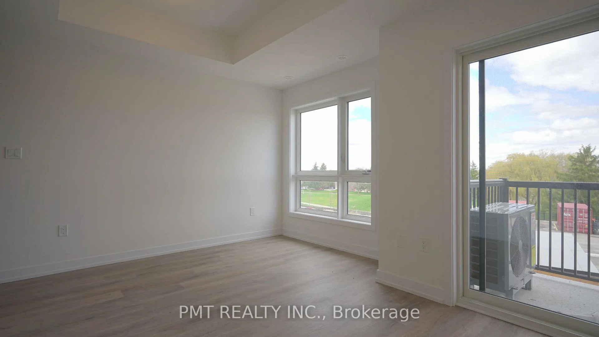 Photo 8 of Unit R27, 25 Palace Street, Kitchener, Laurentian Hills — HOMEH