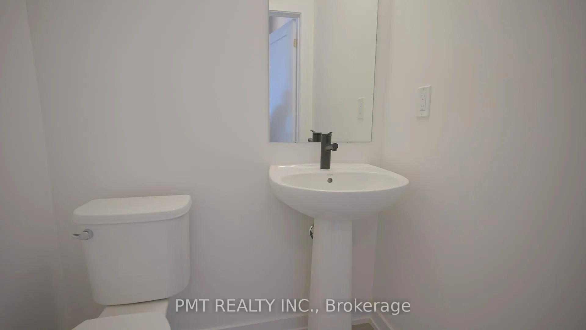 Photo 9 of Unit R27, 25 Palace Street, Kitchener, Laurentian Hills — HOMEH