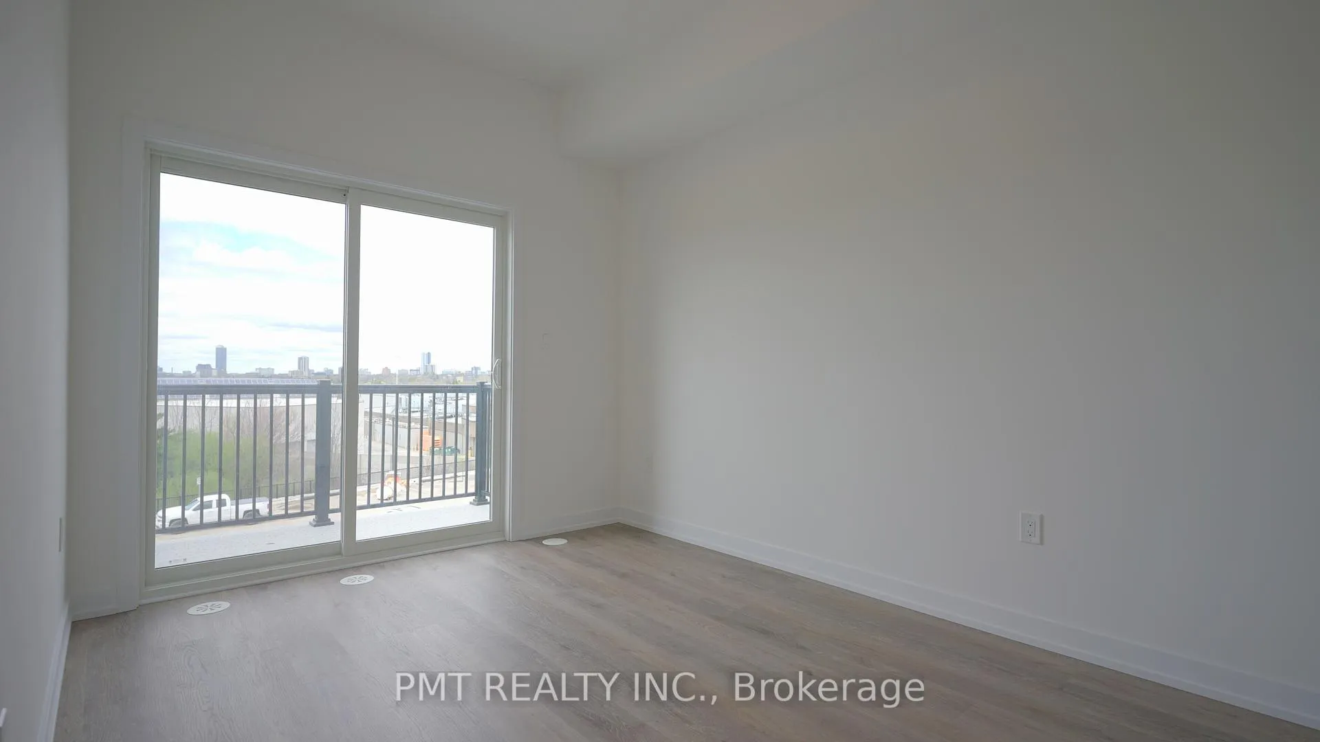 Photo 15 of Unit R27, 25 Palace Street, Kitchener, Laurentian Hills — HOMEH