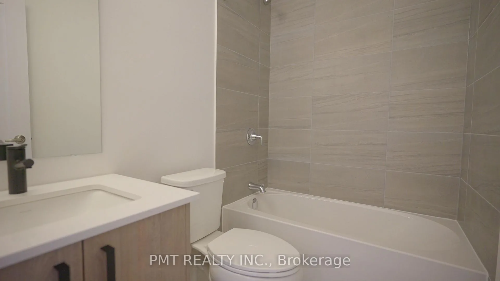 Photo 17 of Unit R27, 25 Palace Street, Kitchener, Laurentian Hills — HOMEH