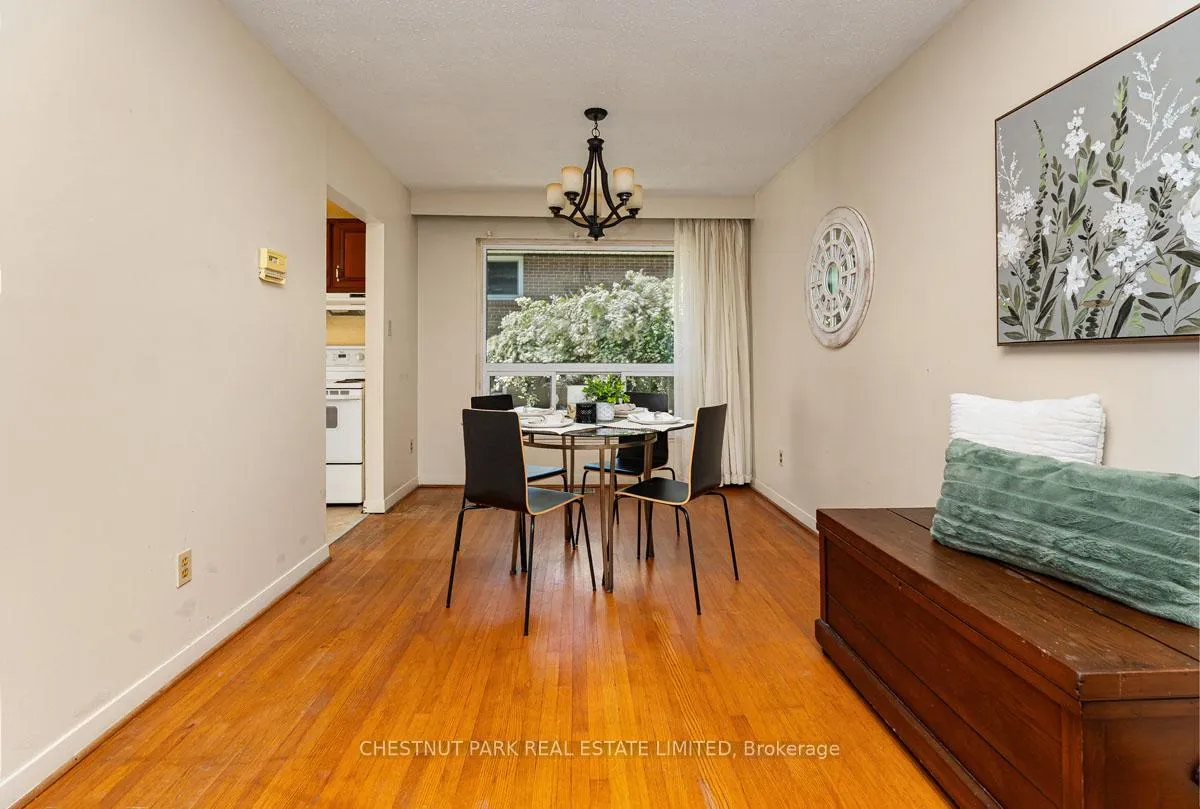 Photo 5 of 14 Vanderbrent Crescent, Etobicoke, Willowridge-Martingrove-Richview — HOMEH