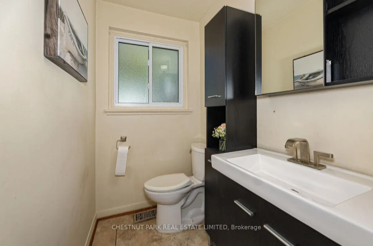 Photo 12 of 14 Vanderbrent Crescent, Etobicoke, Willowridge-Martingrove-Richview — HOMEH