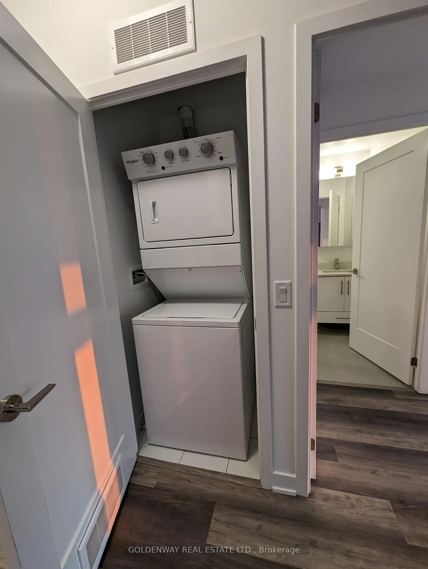 Photo 4 of Unit 1601, 95 Oneida Crescent, Richmond Hill, Langstaff — HOMEH
