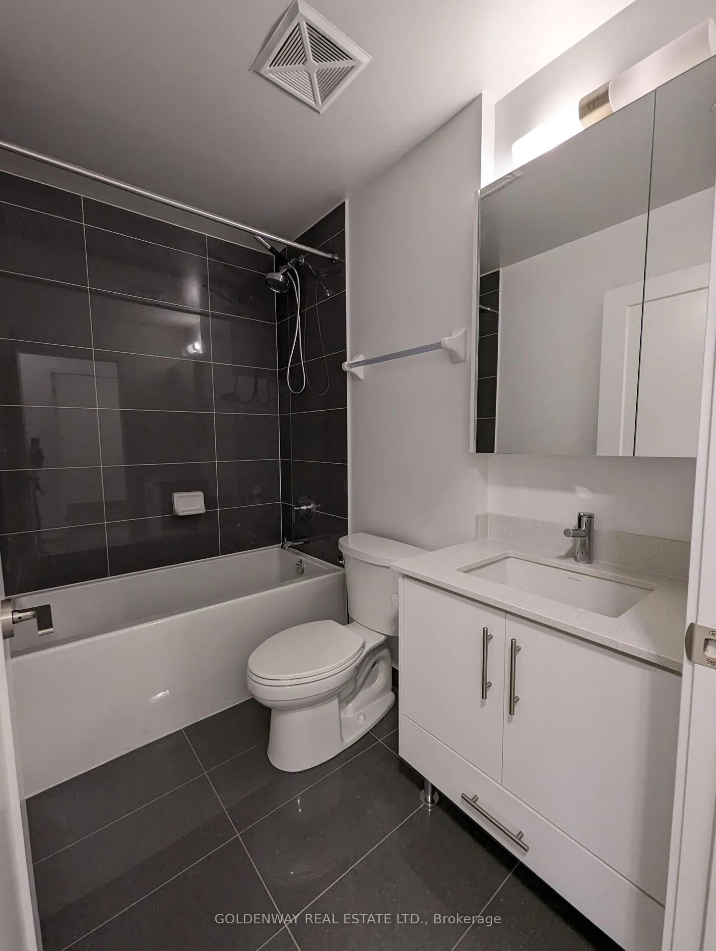 Photo 8 of Unit 1601, 95 Oneida Crescent, Richmond Hill, Langstaff — HOMEH