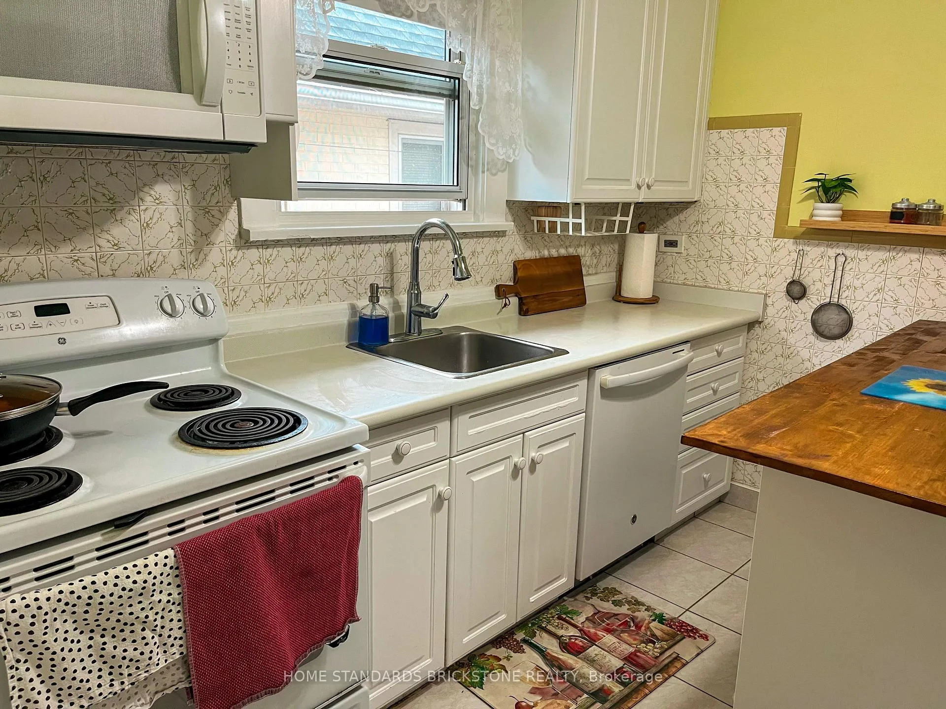 Photo 9 of 5400 Cedar Street, Niagara Falls, Cherrywood — HOMEH