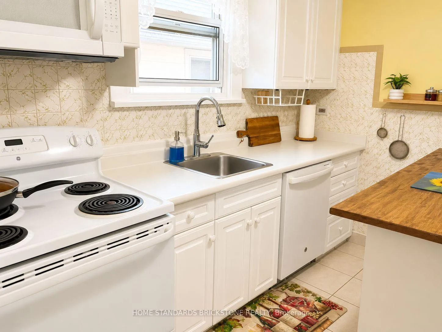 Photo 10 of 5400 Cedar Street, Niagara Falls, Cherrywood — HOMEH