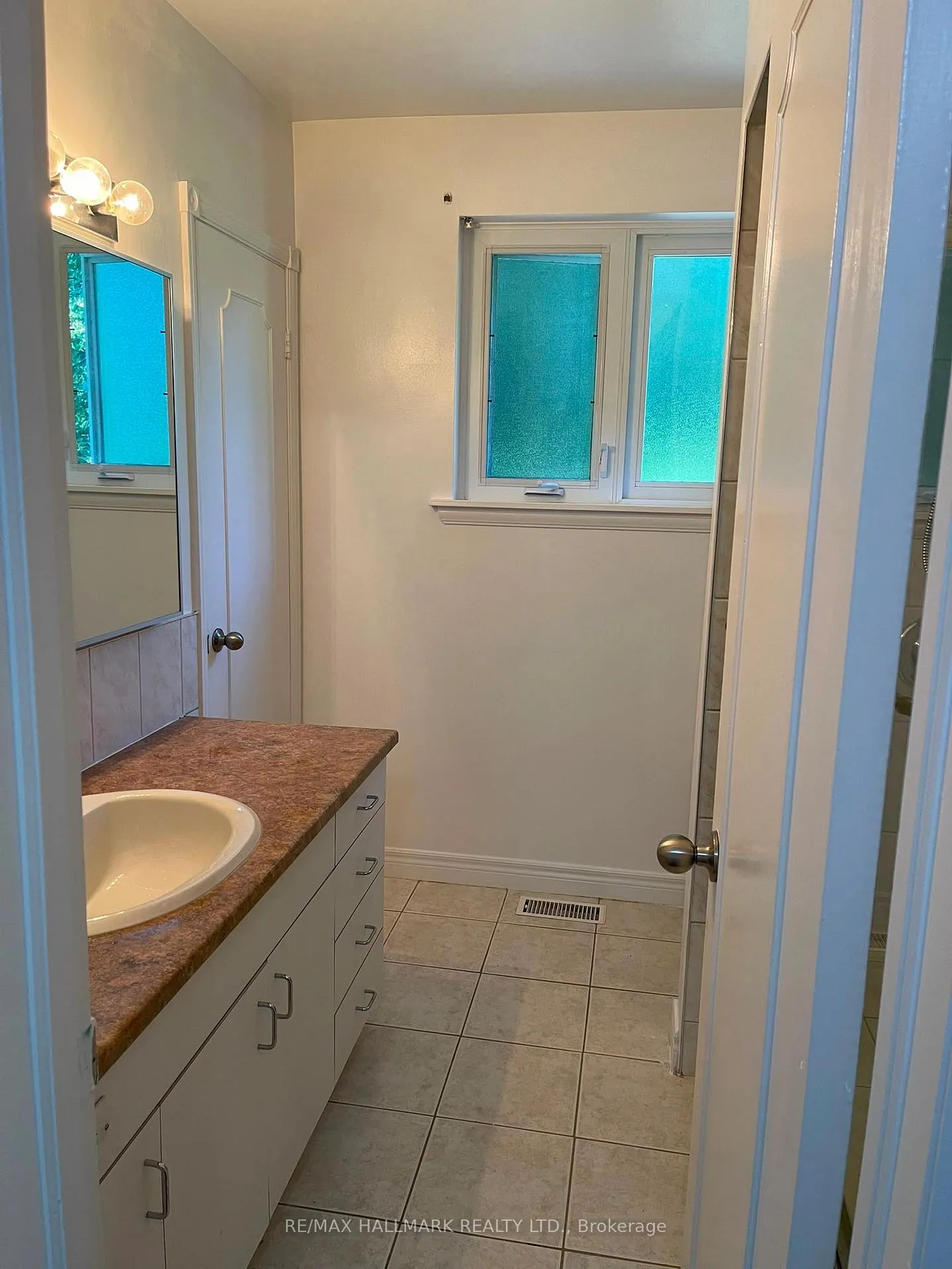 Photo 17 of 357 Monica Crescent, Burlington, Roseland — HOMEH