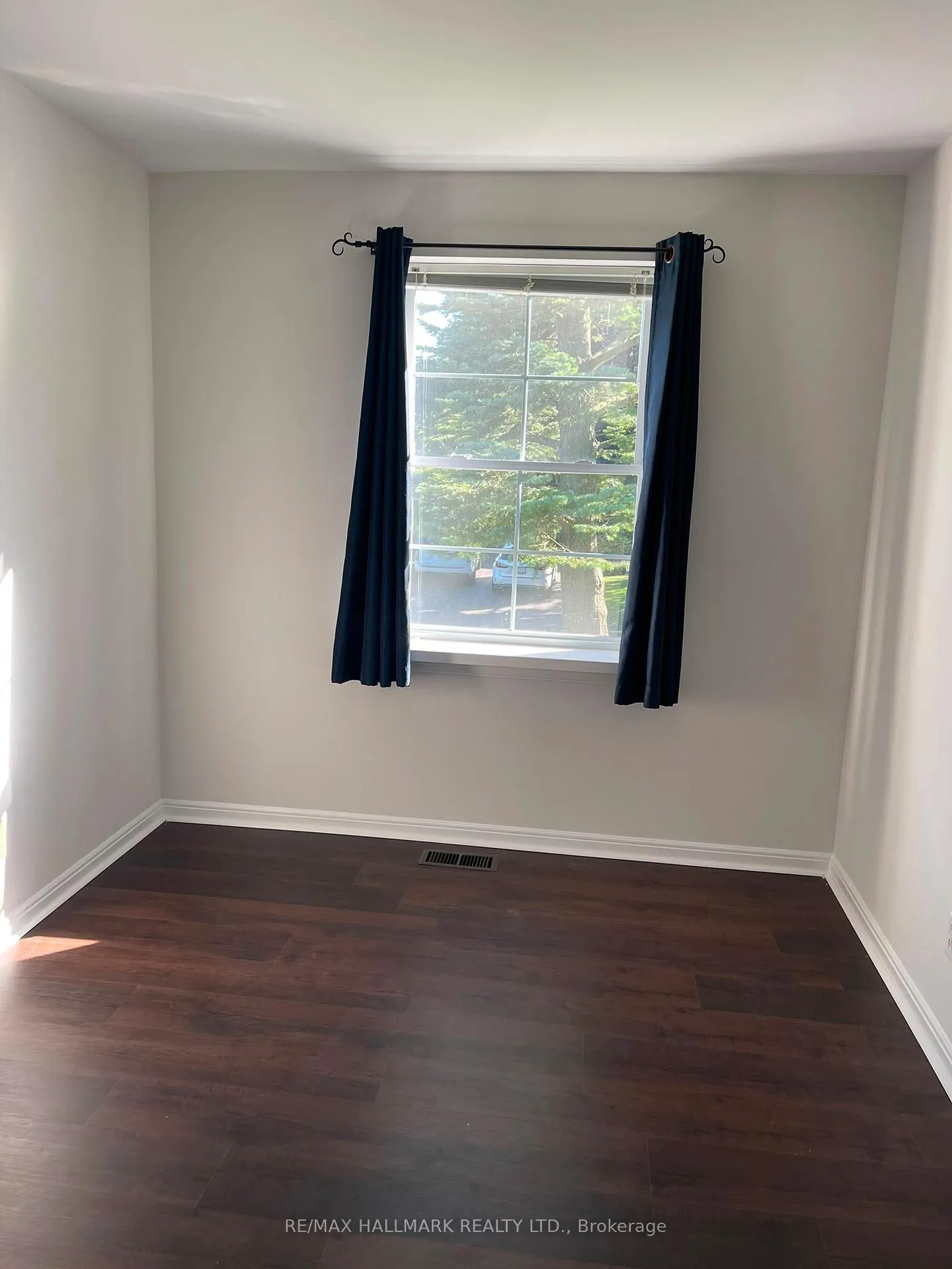 Photo 19 of 357 Monica Crescent, Burlington, Roseland — HOMEH