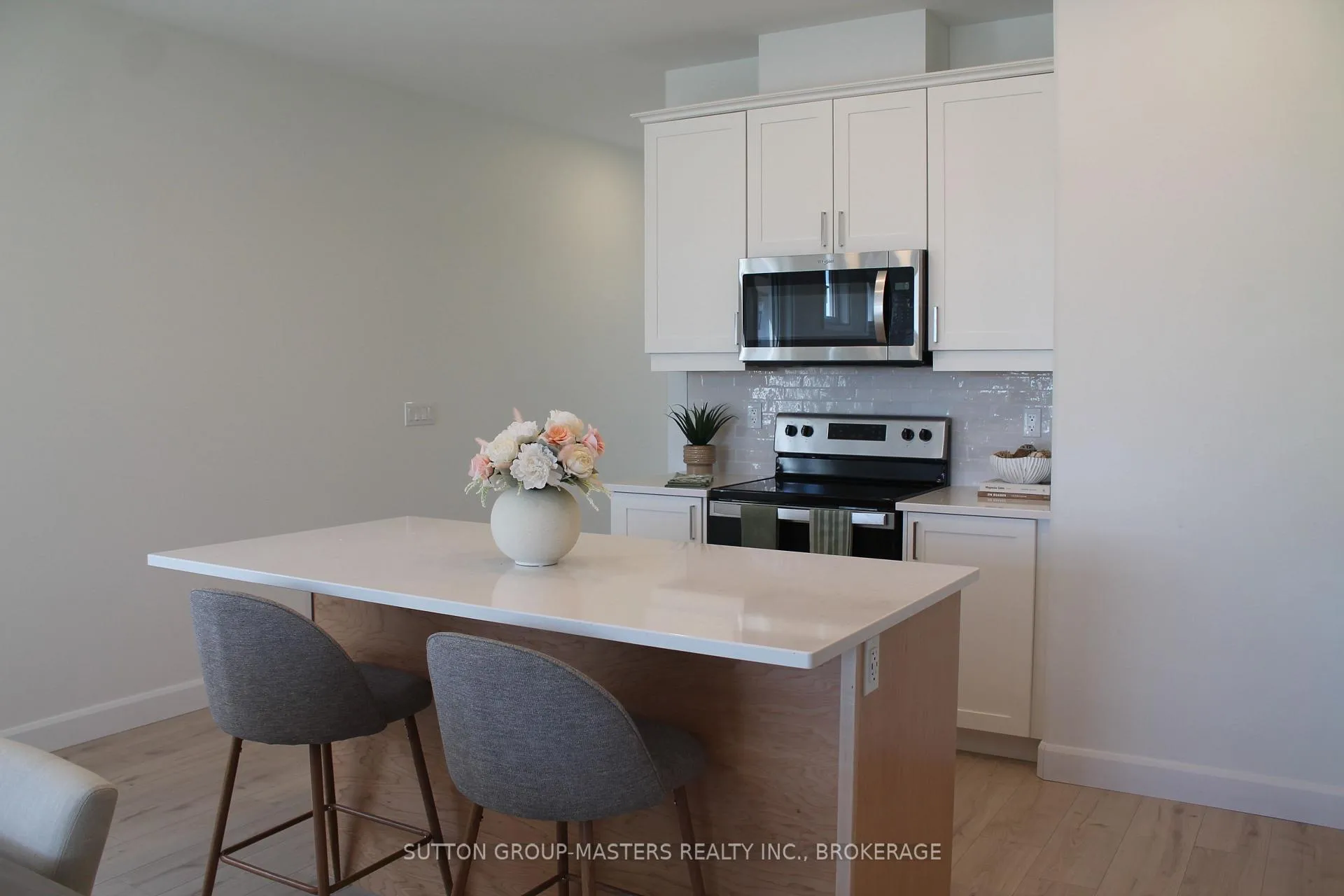 Photo 13 of 251 Pratt Drive, Loyalist, Amherstview — HOMEH