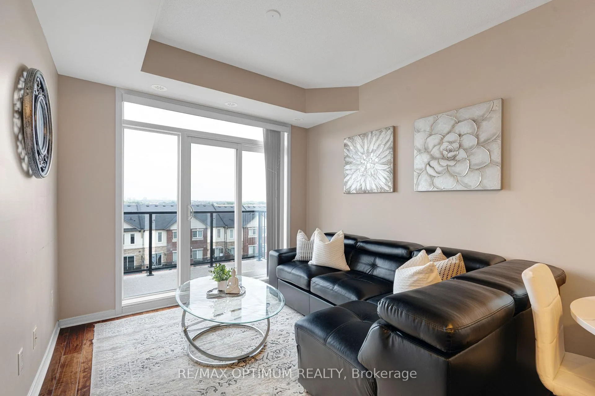 Photo 3 of Unit 402, 50 Sky Harbour Drive, Brampton, Bram West — HOMEH
