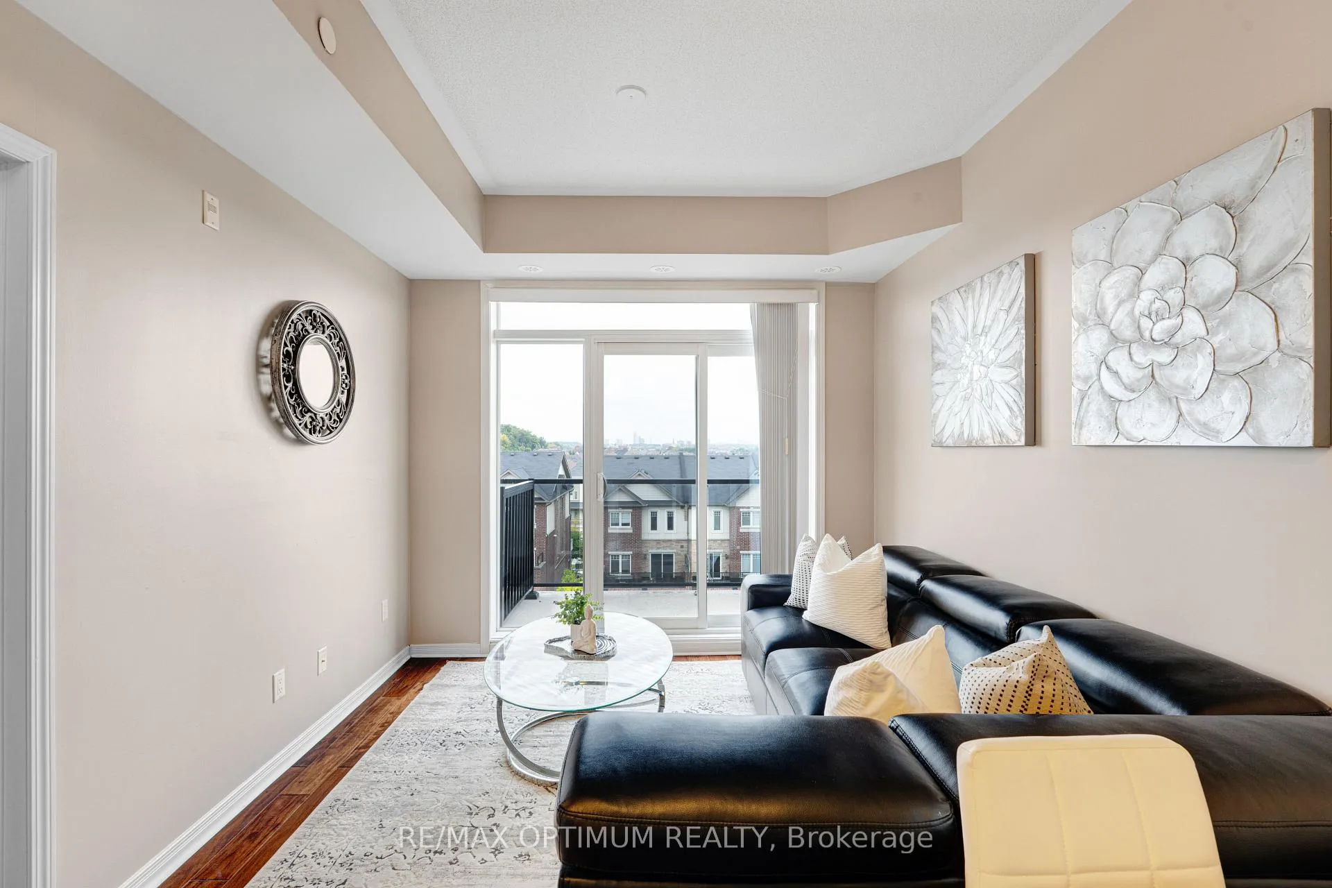 Photo 4 of Unit 402, 50 Sky Harbour Drive, Brampton, Bram West — HOMEH
