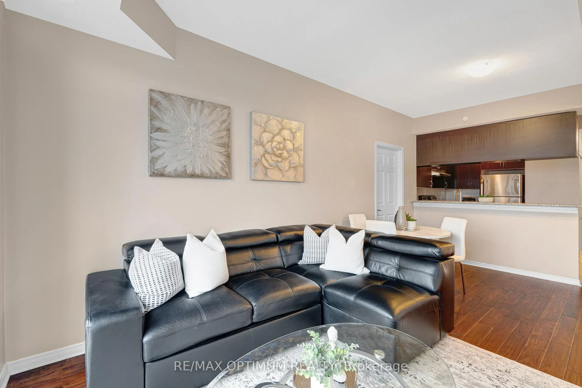 Photo 6 of Unit 402, 50 Sky Harbour Drive, Brampton, Bram West — HOMEH