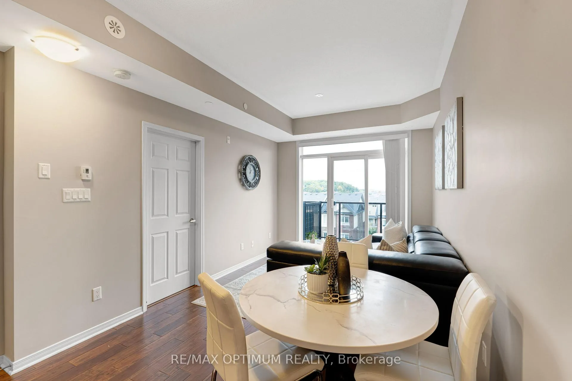 Photo 9 of Unit 402, 50 Sky Harbour Drive, Brampton, Bram West — HOMEH