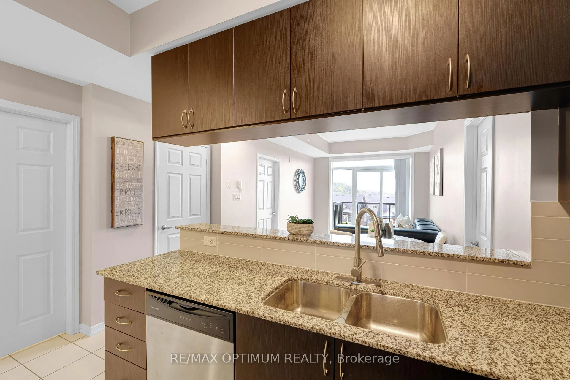 Photo 13 of Unit 402, 50 Sky Harbour Drive, Brampton, Bram West — HOMEH