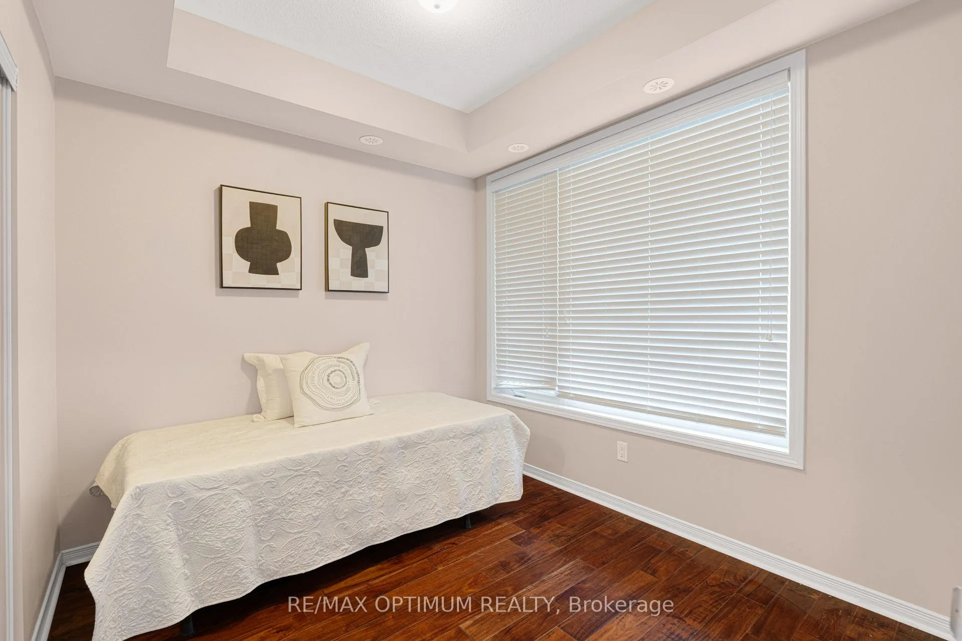 Photo 19 of Unit 402, 50 Sky Harbour Drive, Brampton, Bram West — HOMEH