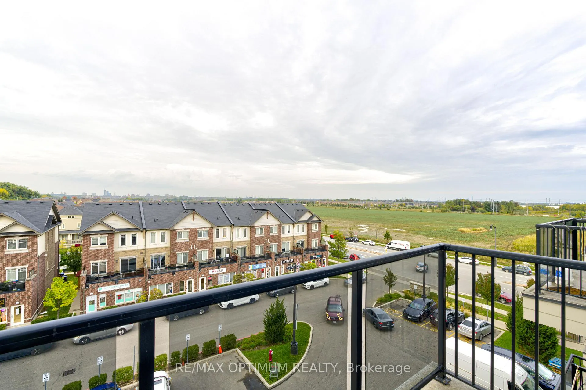 Photo 28 of Unit 402, 50 Sky Harbour Drive, Brampton, Bram West — HOMEH