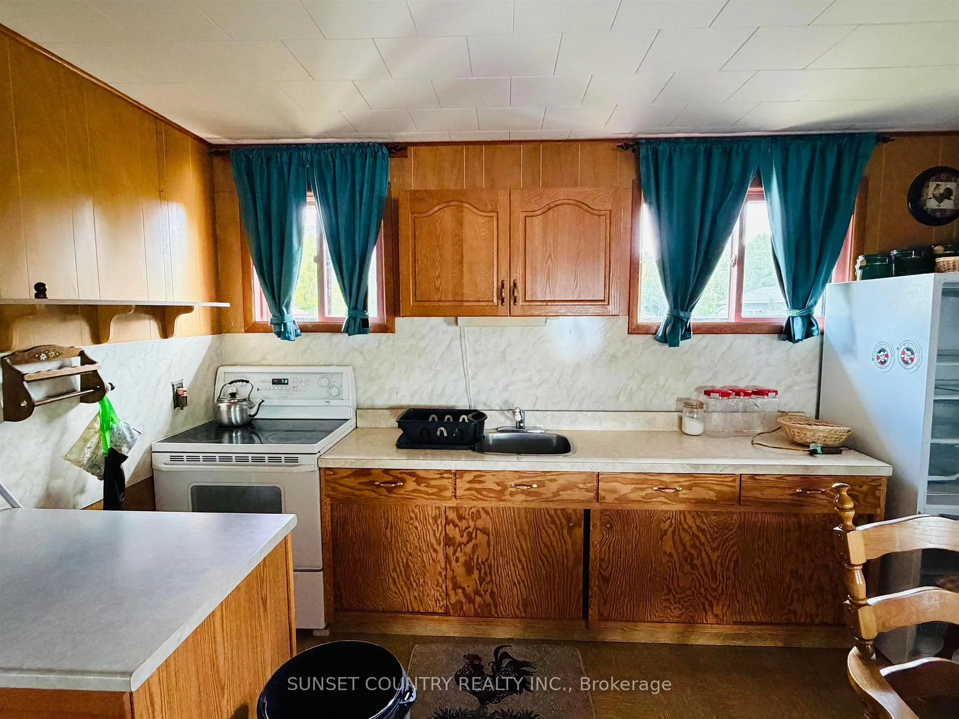 Photo 13 of 224 Lakeshore Drive, Ignace — HOMEH