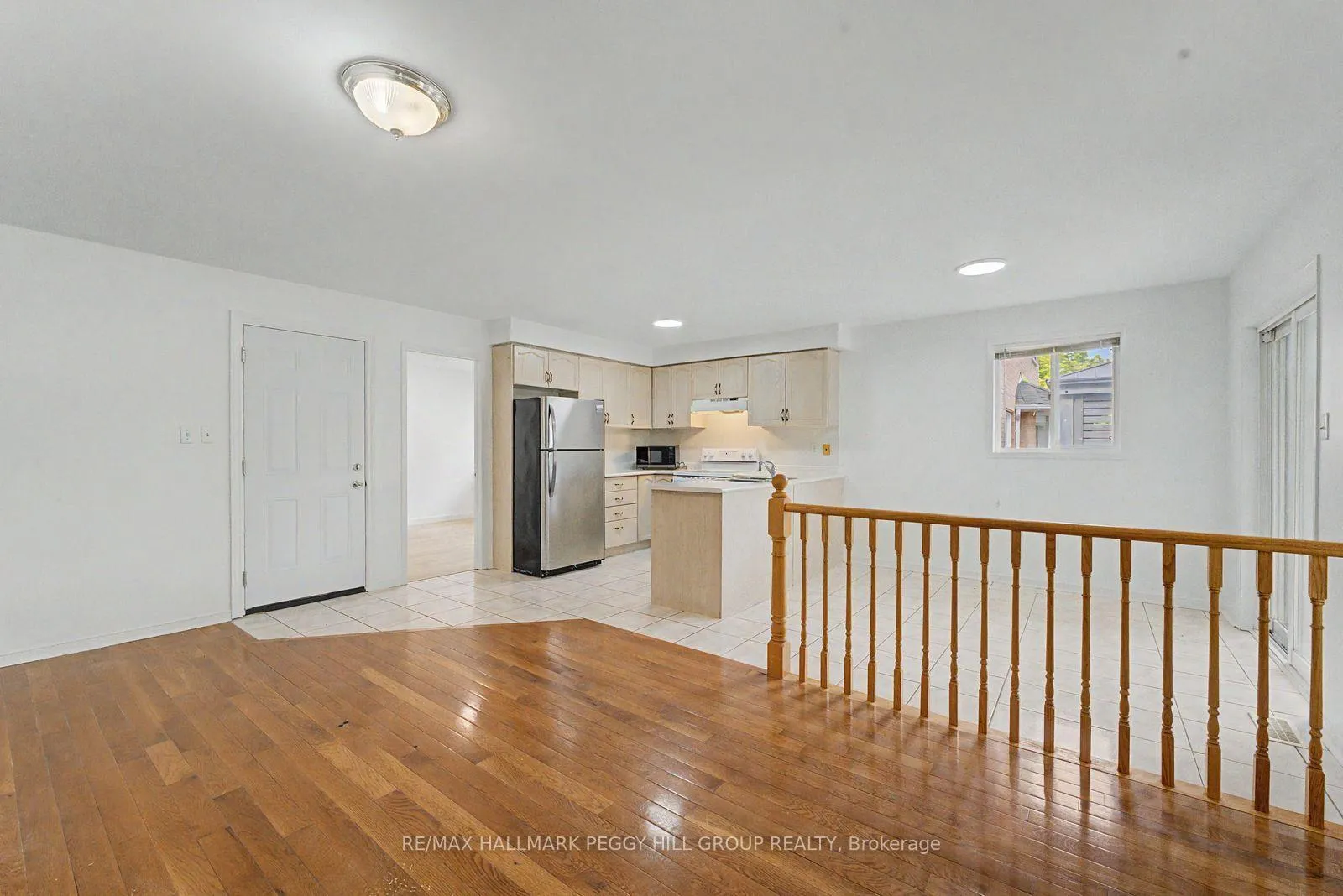 Photo 2 of Unit Upper, 332 Harvie Road, Barrie, Holly — HOMEH
