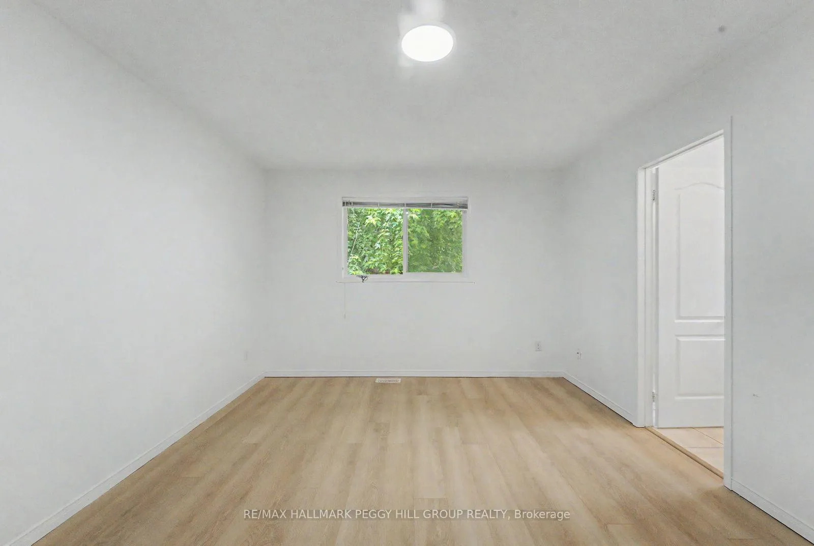 Photo 5 of Unit Upper, 332 Harvie Road, Barrie, Holly — HOMEH