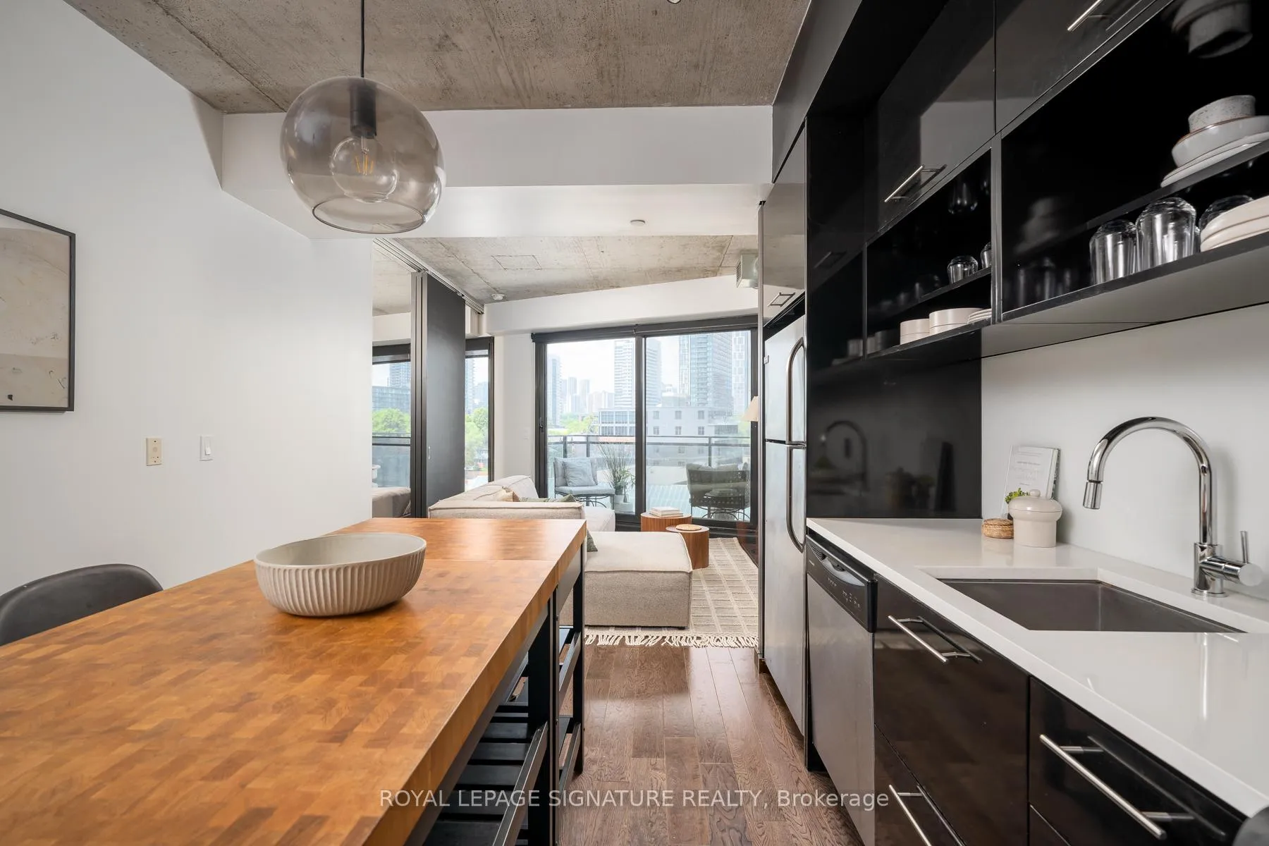 Photo 3 of Unit 601, 51 Trolley Crescent, Toronto, Moss Park — HOMEH