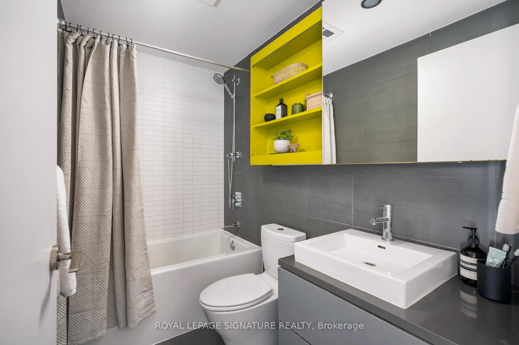 Photo 17 of Unit 601, 51 Trolley Crescent, Toronto, Moss Park — HOMEH