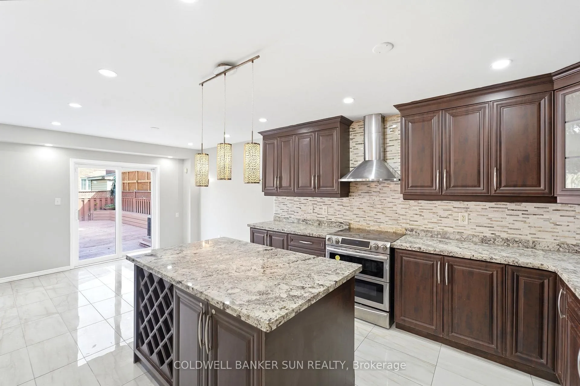Photo 8 of 67 Tufton Crescent, Brampton, Fletcher's Meadow — HOMEH